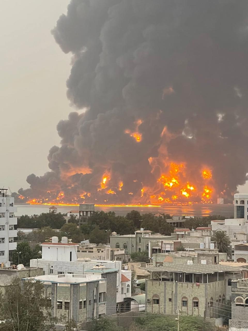 إسرائيل تقصف مواقع لمليشيا الحوثي في الحديدة ردًا على هجوم بطائرة مسيرة اخترقت أجواء  تل آبيب
