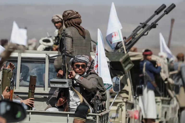 تقرير حقوقي يكشف: 4896 انتهاكًا حوثيًا بحق رجال الدين ودور العبادة في اليمن