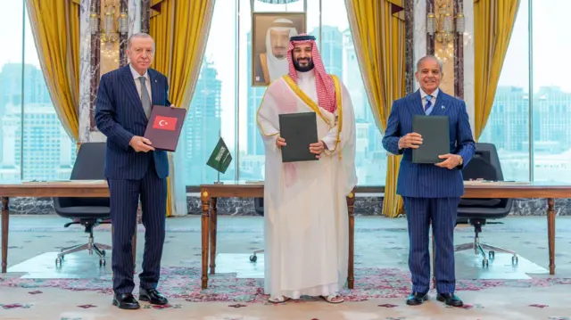 تركيا تحيل اتفاقية الدفاع المشترك مع السعودية وباكستان إلى البرلمان للمصادقة