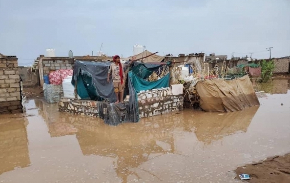 تقرير أممي: الأمطار الغزيرة والفيضانات تلحق ضرراً بأكثر من 52 الف نازح في اليمن