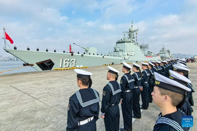 الصين ترسل أسطولاً بحرياً إلى خليج عدن
