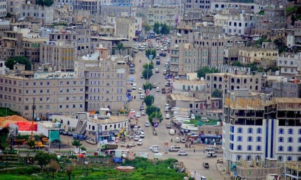 قاضٍ يقف خلف سجنه.. وفاة مواطن داخل سجن للحوثيين في إب جراء التعذيب والاهمال الصحي