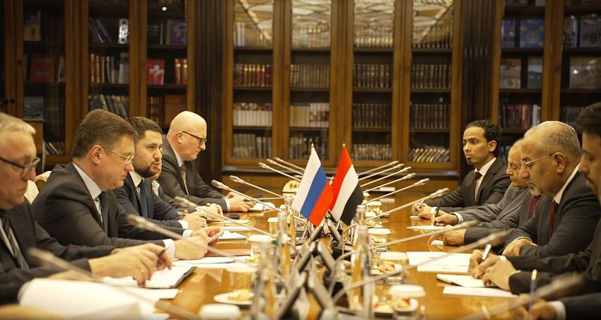 الزُبيدي يلتقي نائب رئيس الوزراء الروسي لمناقشة دعم الاستقرار الاقتصادي في اليمن