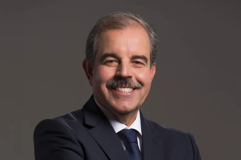 محكمة تونسية تقضي بسجن وزير سابق 19 عاماً بتهم الإرهاب والتآمر