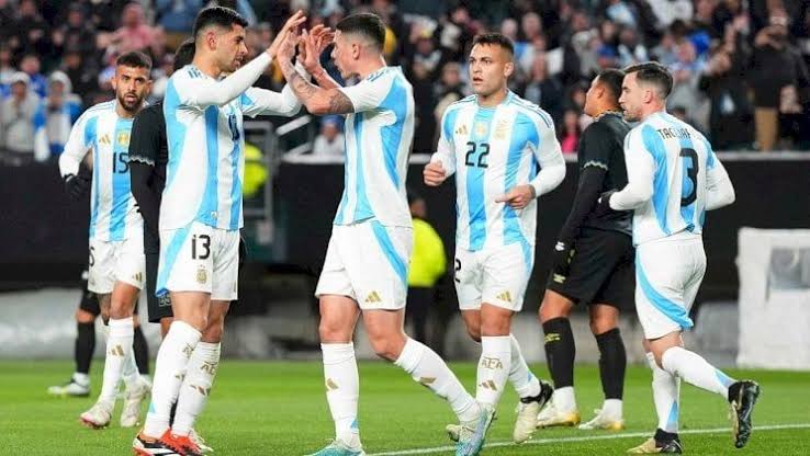 الأرجنتين تهزم السلفادور بثلاثية ودياً