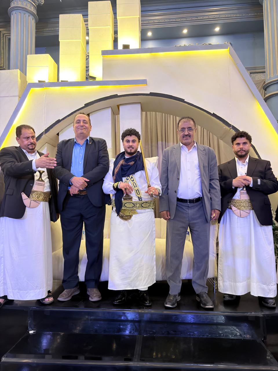 الصيادي يشارك أسرة آل القرطحي أفراحها في القاهرة