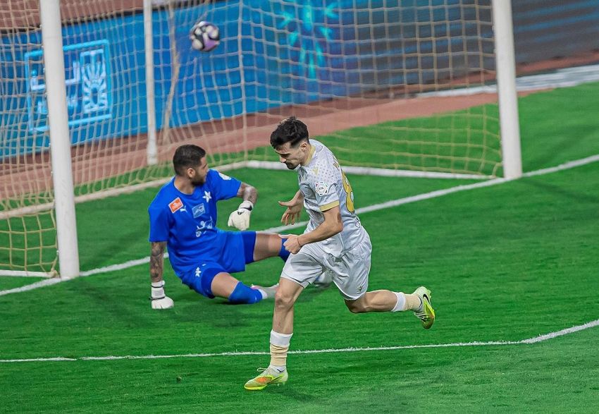 الدوري السعودي.. التعاون يحسمها أمام النجمة ويثبت موقعه