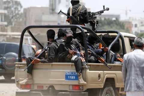 تقرير يوثق أكثر من 2200 انتهاك حوثي في إب خلال عام