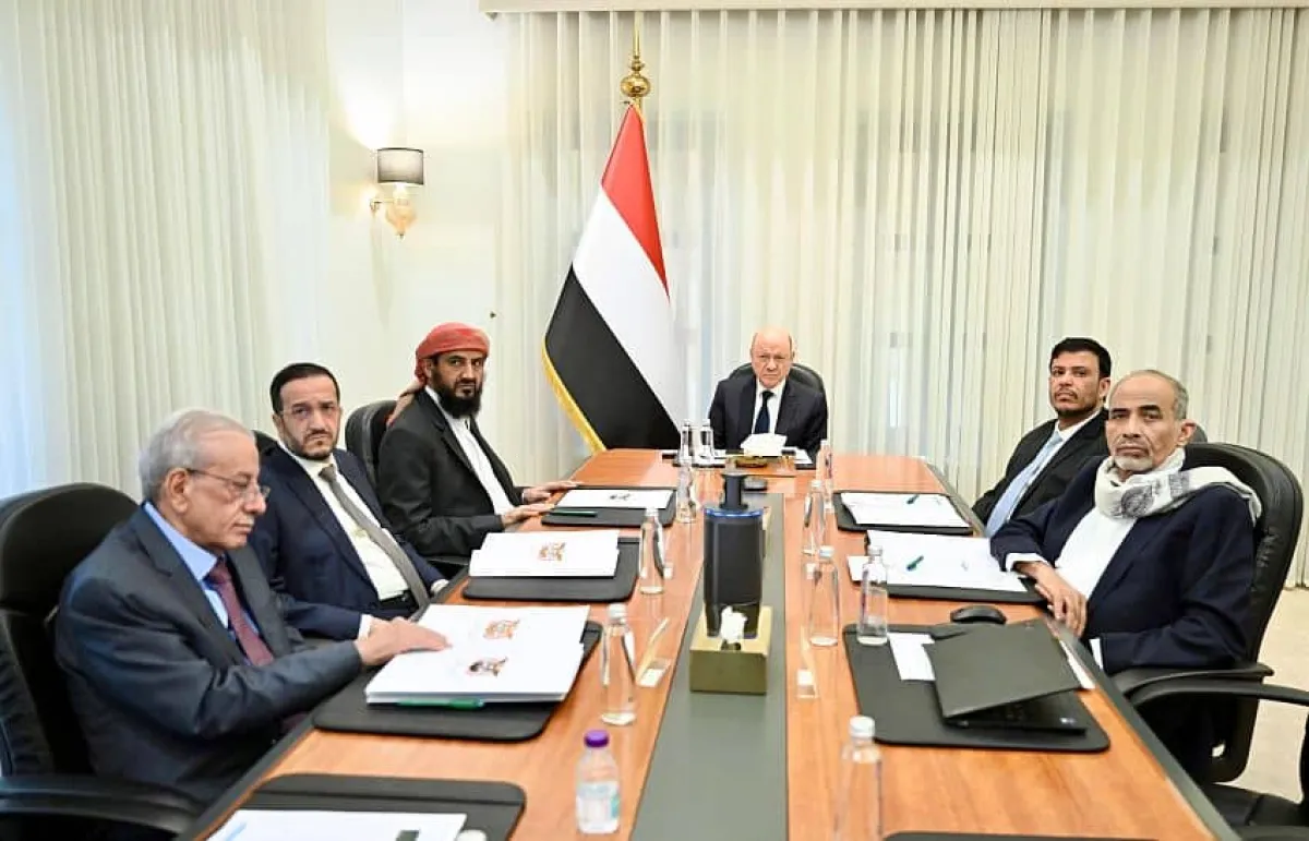 مجلس القيادة الرئاسي يؤكد عزم الدولة على استعادة السيطرة ومواجهة تصعيد الحوثيين