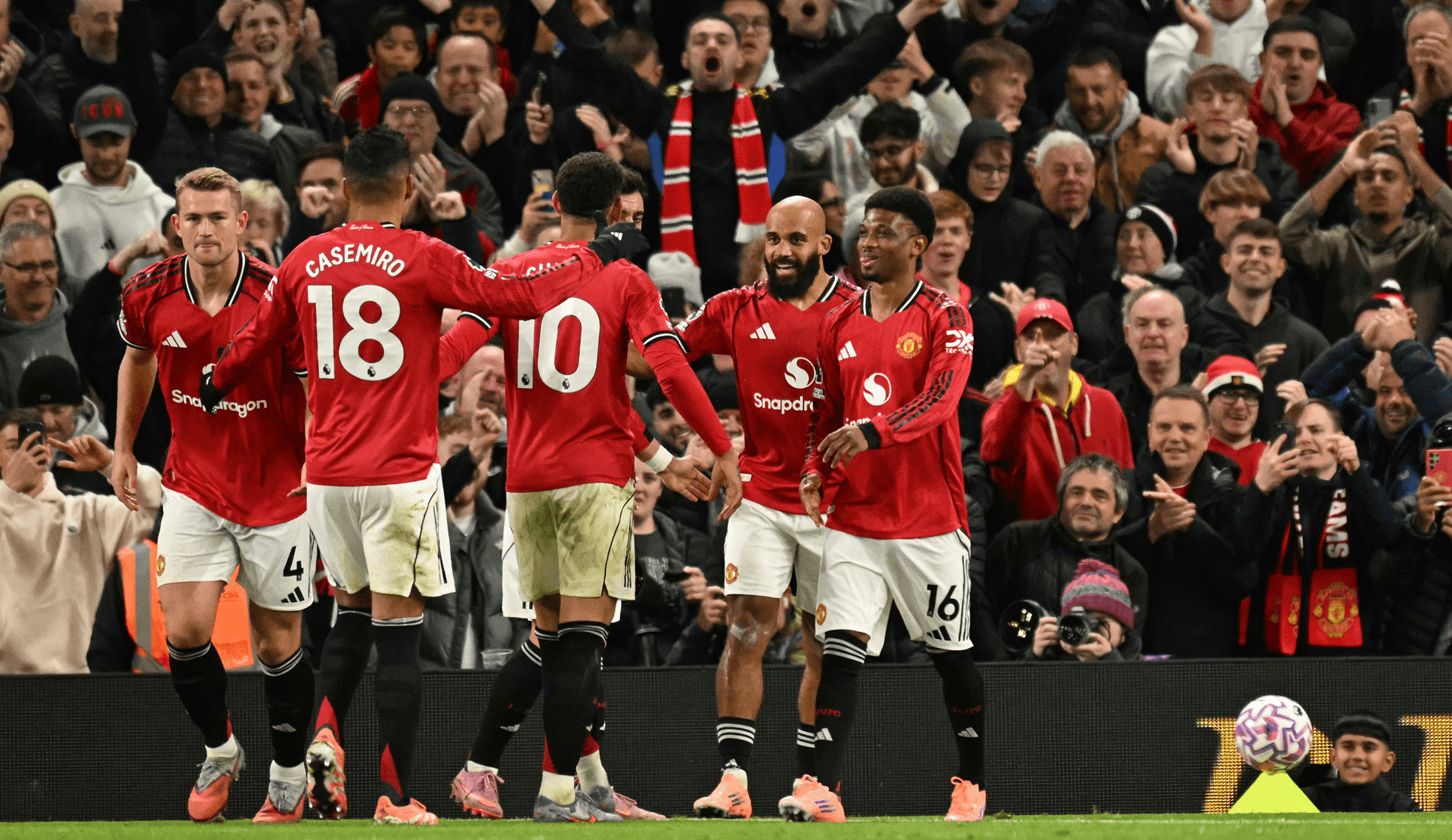 مانشستر يونايتد يواصل صحوته بثنائية مبيومو ويقهر برايتون برباعية مثيرة