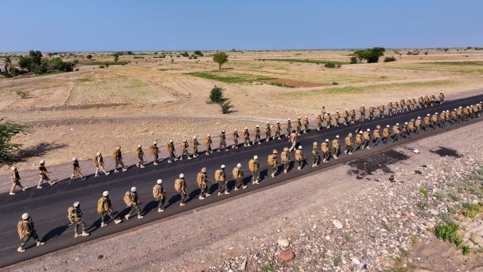 المقاومة الوطنية تنفّذ مسيرًا ميدانيًا نوعيًا لدفعة طوارق ضمن برنامج الصاعقة