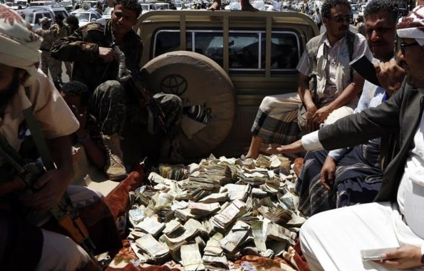 إب.. ميليشيا الحوثي توسع نطاق الجباية القسرية لتشمل المسافرين على طريق 