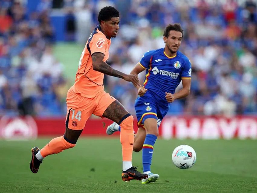 برشلونة يقترب من حسم لقب الدوري الإسباني بفوز مهم على خيتافي