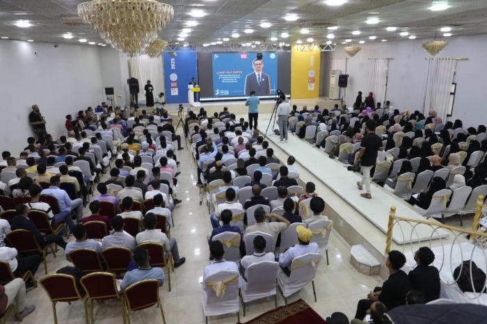 محافظ تعز: الشباب هم حجر الأساس لصناعة المستقبل ومواجهة المليشيات