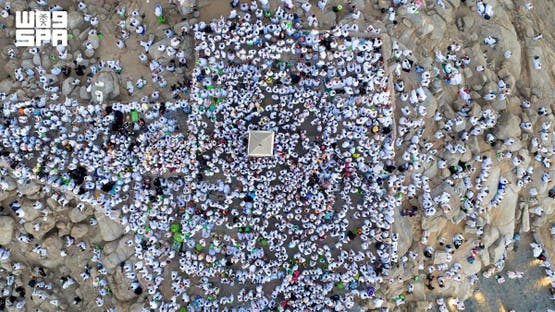 حجاج بيت الله.. تيسير الحركة في عرفات وسط إجراءات صحية متقدمة