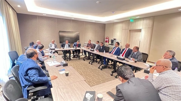 التكتل الوطني يدعو إلى استعادة هيبة الدولة ويحذّر من تفكك المؤسسات ويدين تهجير طلاب القرآن بصنعاء