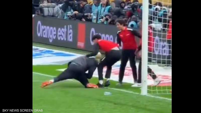 أوليفييه سفاري يوضح تفاصيل واقعة المنشفة في نهائي كأس أمم إفريقيا