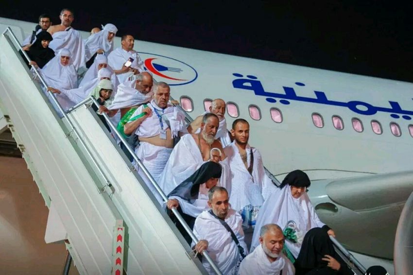 إعلان من وزارة الأوقاف بشأن تسيير رحلات الحجاج من مطاري صنعاء والريان