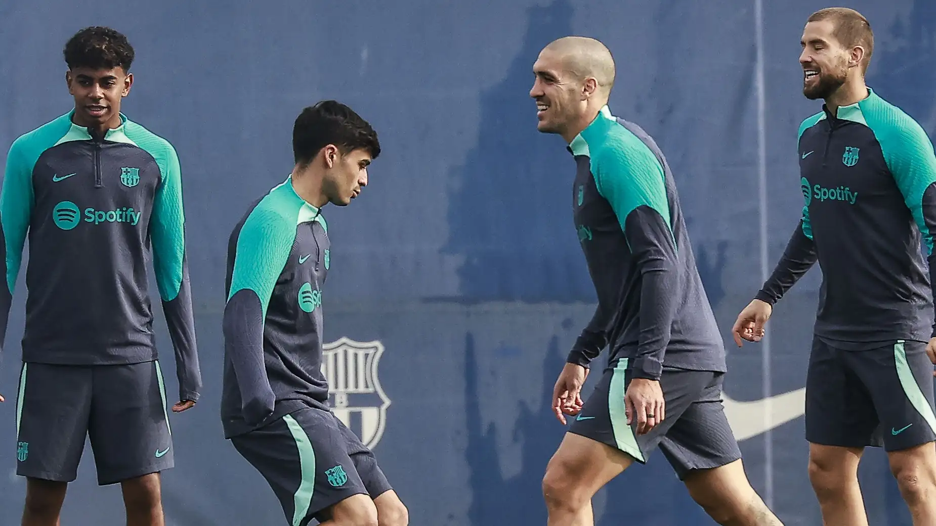 برشلونة يودع أوريول روميو: خطوة نحو تعزيز صفوف الفريق