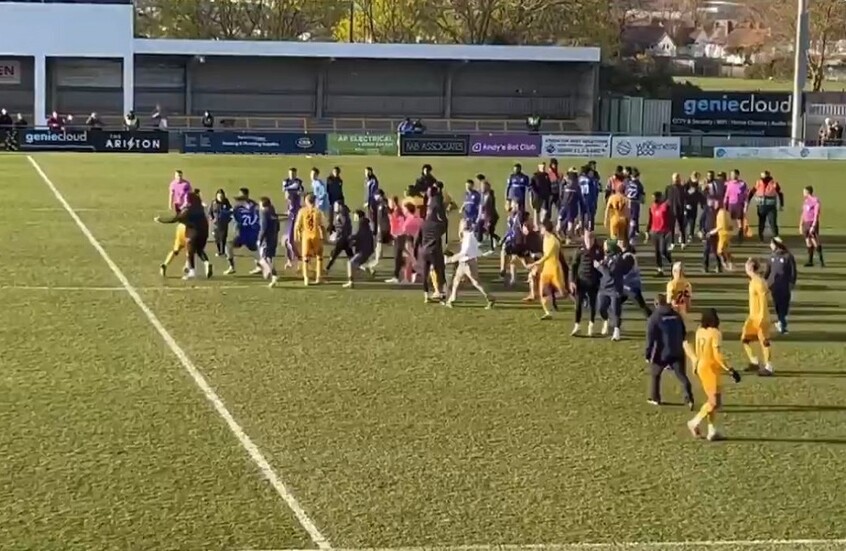 فوضى عارمة بعد ريمونتادا قاتلة لروكدال في الدوري الإنجليزي