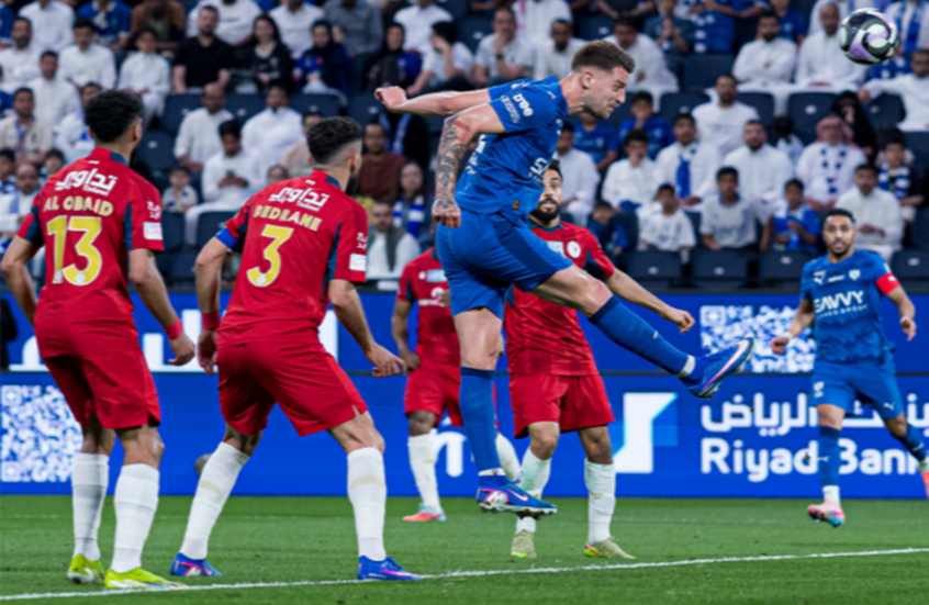 ميلينكوفيتش سافيتش يبقي حلم الهلال حياً.. وضمك يرتعش في منطقة الخطر