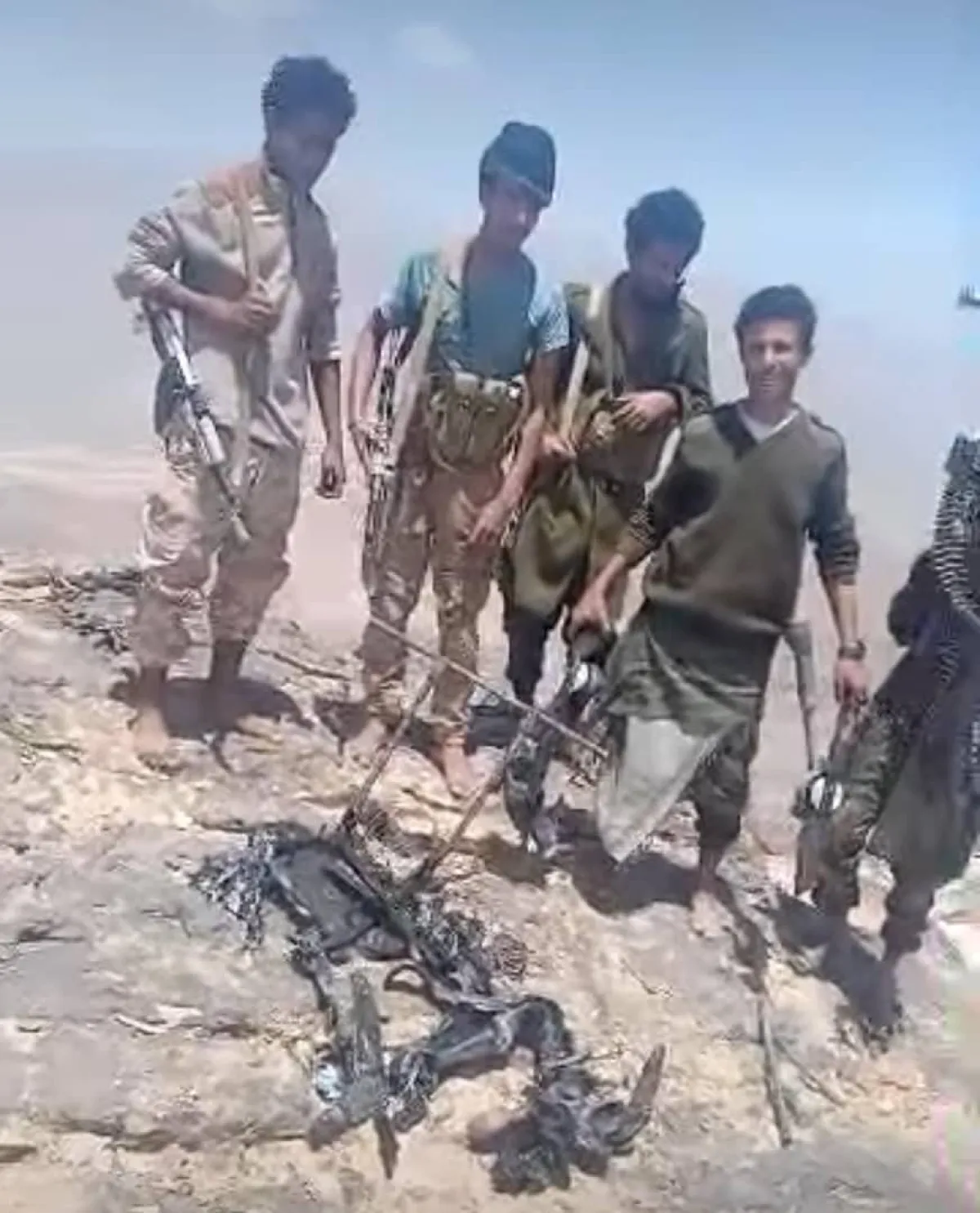 قوات دفاع شبوة تسقط طائرة مسيرة حوثية