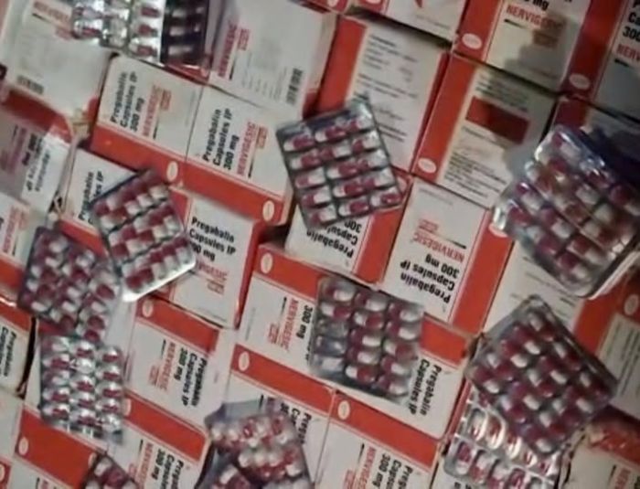 حملة أمنية ناجحة.. ضبط سيارة تهريب مخدرات في لحج