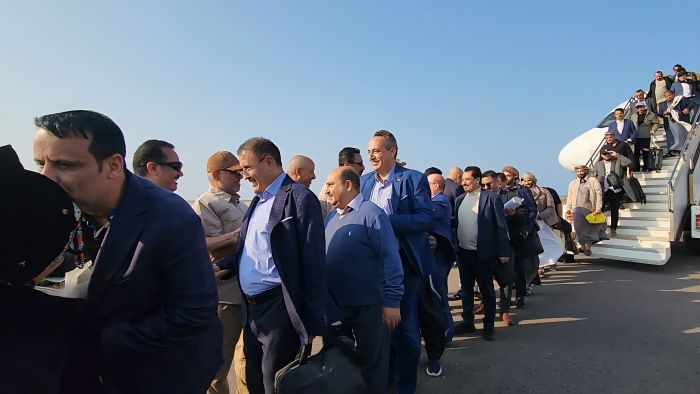 رئيس مجلس النواب وعدد من القيادات السياسية يصلون المخا لإحياء ذكرى ثورة 2 ديسمبر